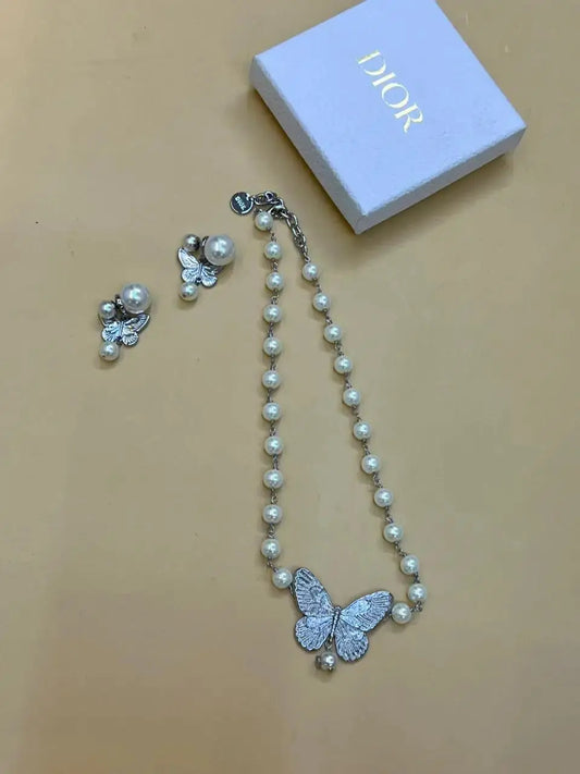 Polished Butterfly Pearl Set Si Er Crystals - view 4