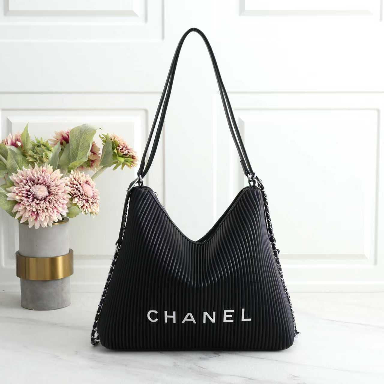 Sharp Maxi Hobo Black Lambskin Bag - view 4