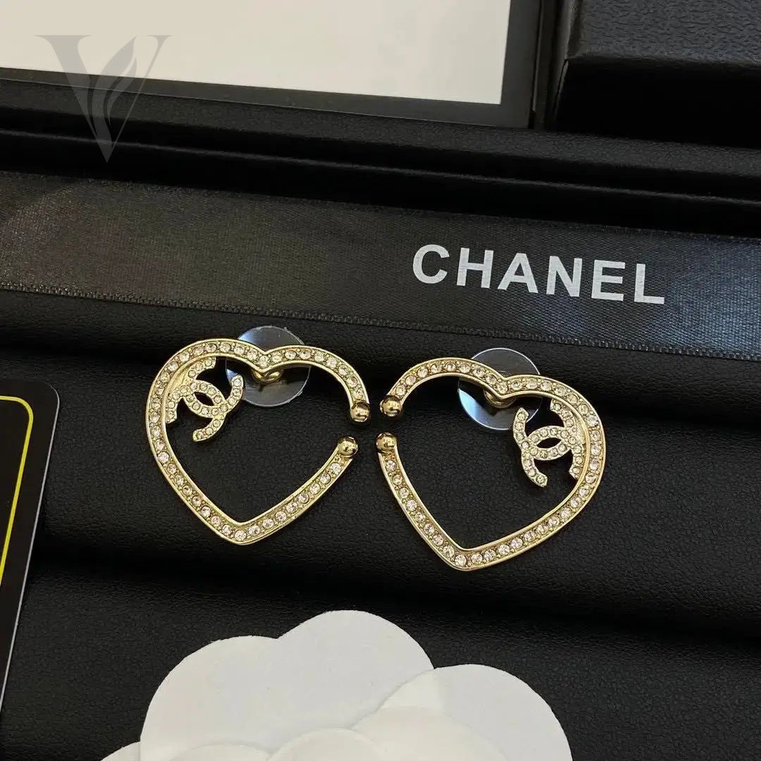 Chanel Everyday-Luxe Strass Cc Heart Hoop Earrings - Crystal – View 4