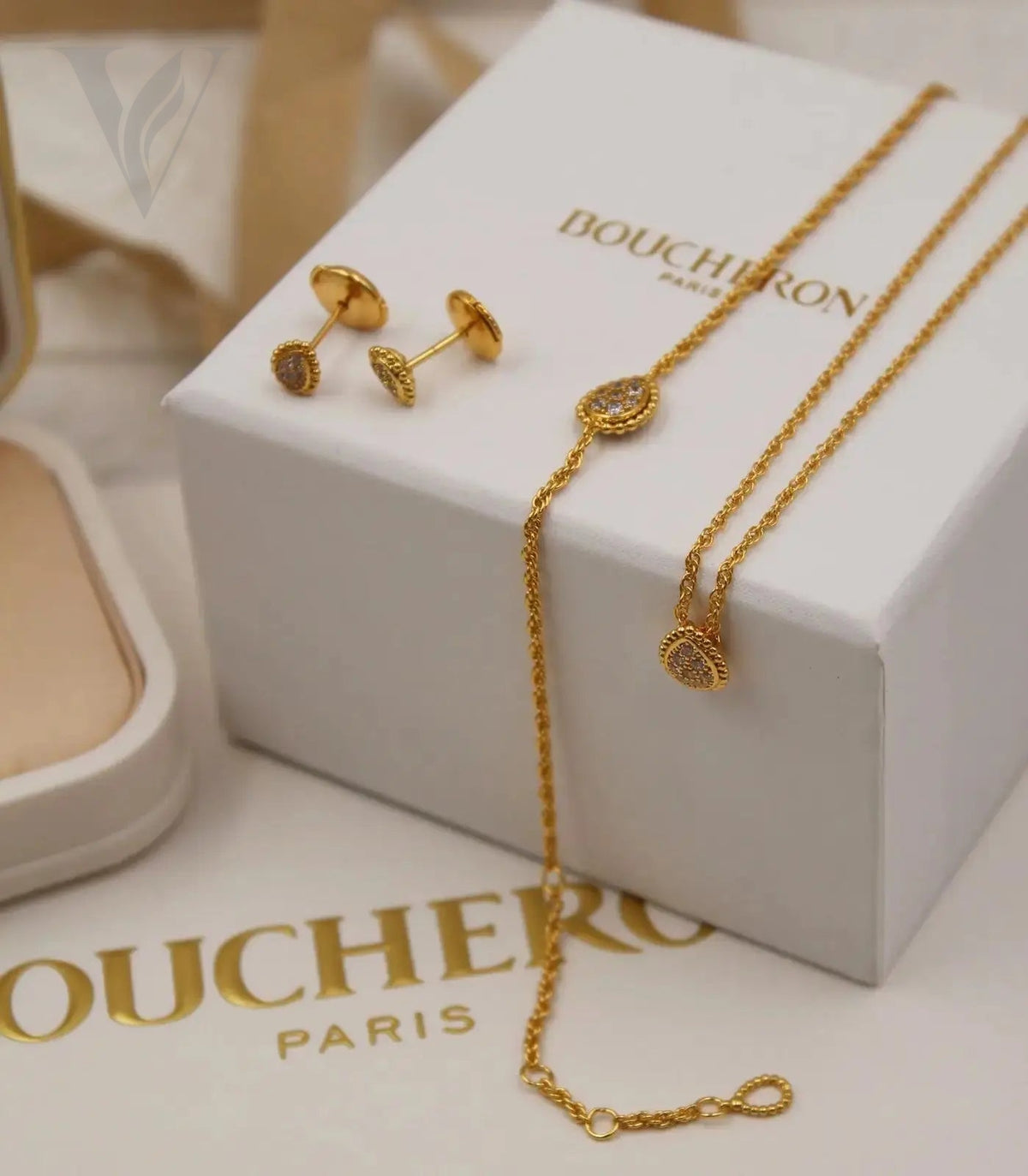 Boucheron Valentino VLogo Signature Embellished Hoop Earrings - Pearl, Gold – View 2