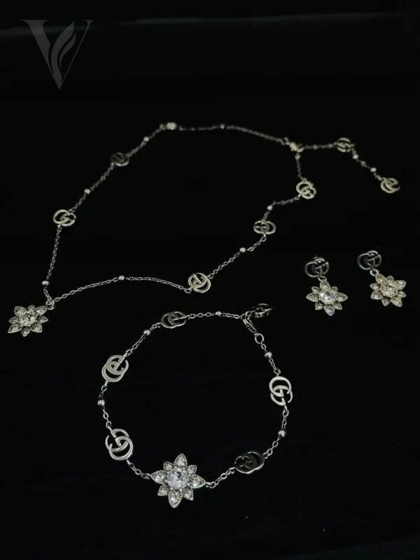 Gucci GG Flower Necklace Bracelet Set - Silver, Crystal – View 5