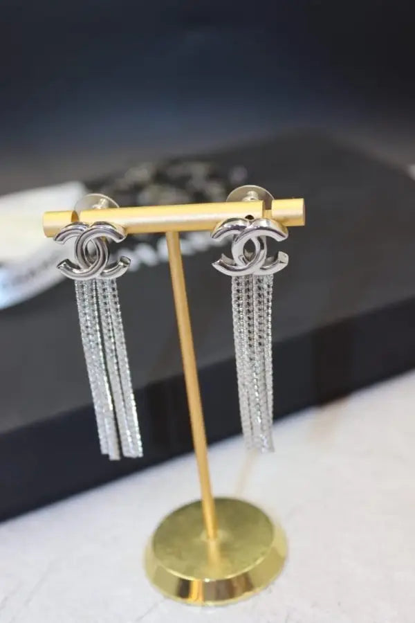 Detailed Vintage Cc Pearl Curved Claw Earrings Gold Finish - view 12