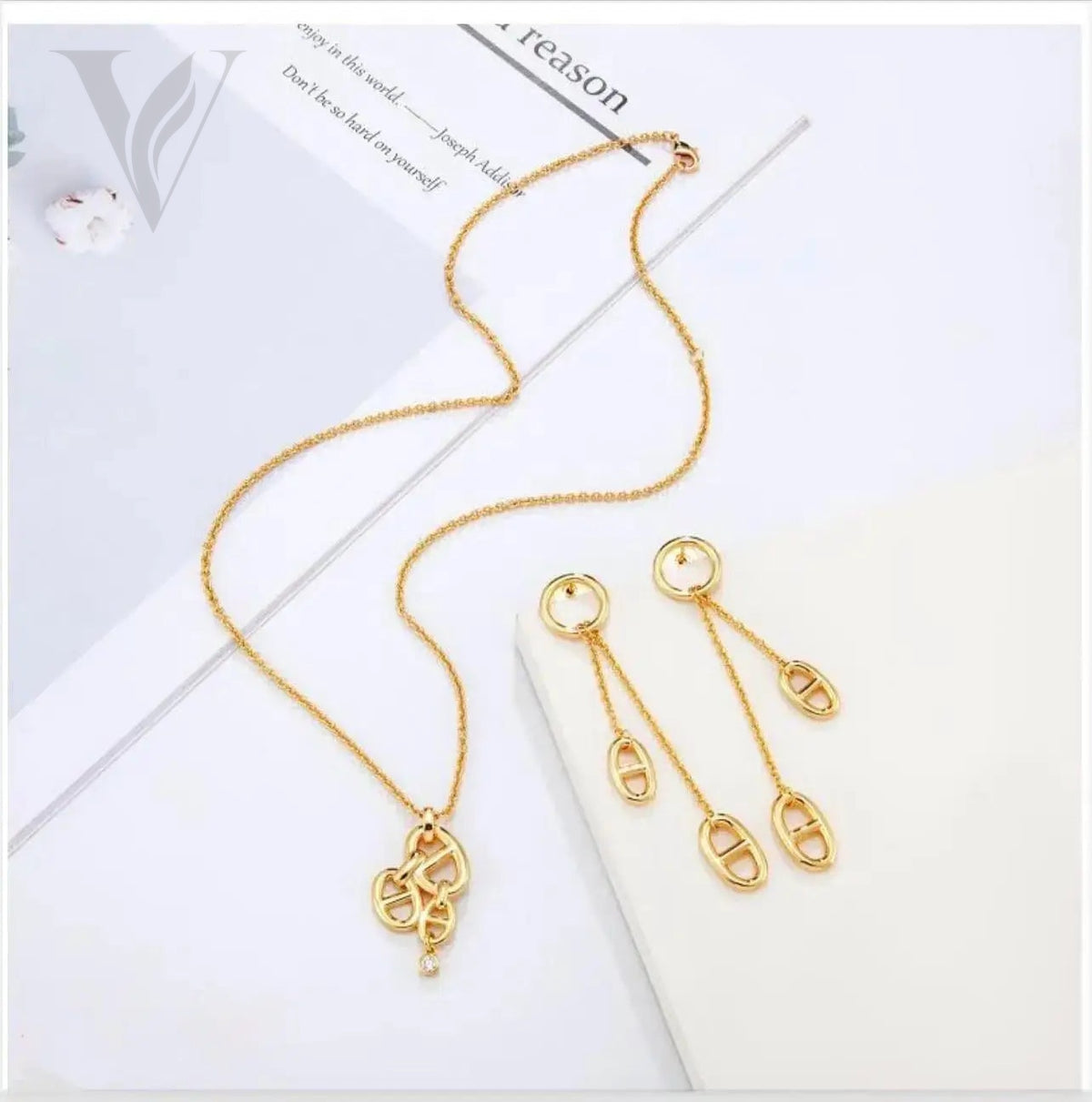Dior 211 Dior 211 Earrings Set – View 4