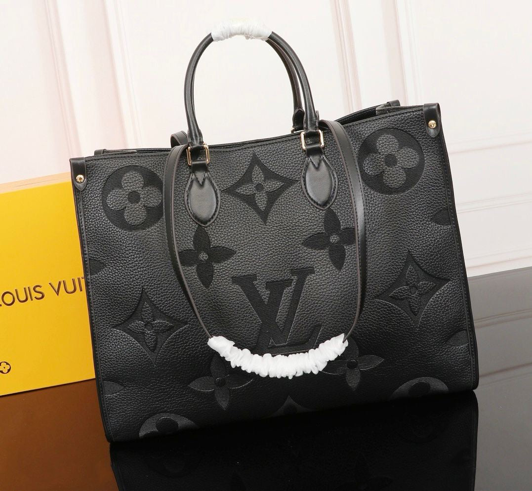 Detailed Onthego MM Black Monogram Bag - view 5