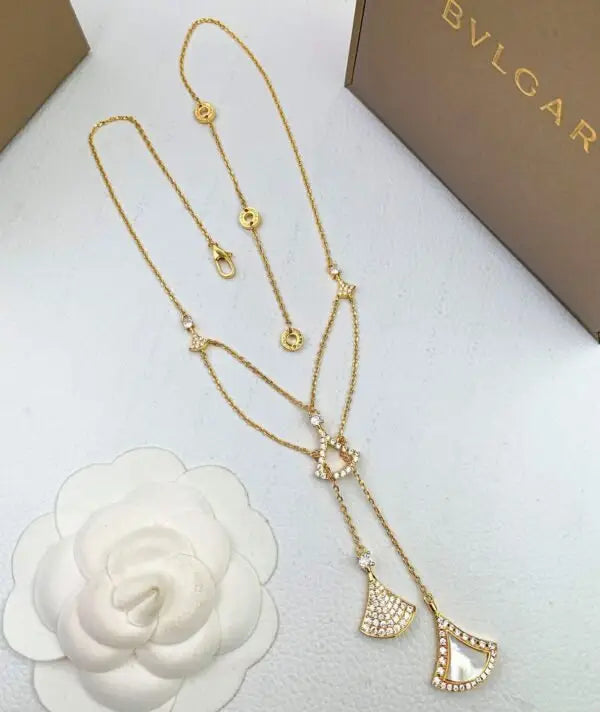Modern 18k Rose Gold Divas Dream Diamond Necklace - view 4