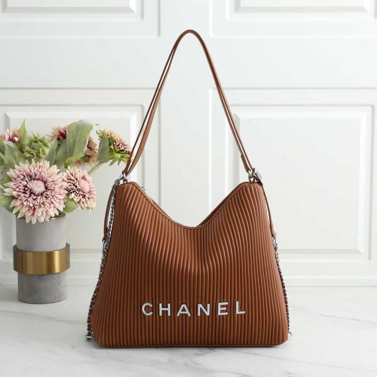 Timeless Maxi Hobo Brown Shiny Lambskin Bag - view 4