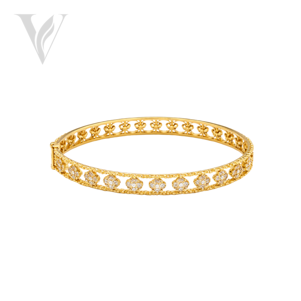 Van Cleef & Arpels Clover Bangle Bracelet - Gold, Diamond Detail – View 3