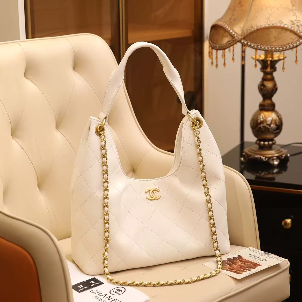 Minimal-Luxe 25 Medium Hobo Light Beige Quilted Caviar Bag - view 4