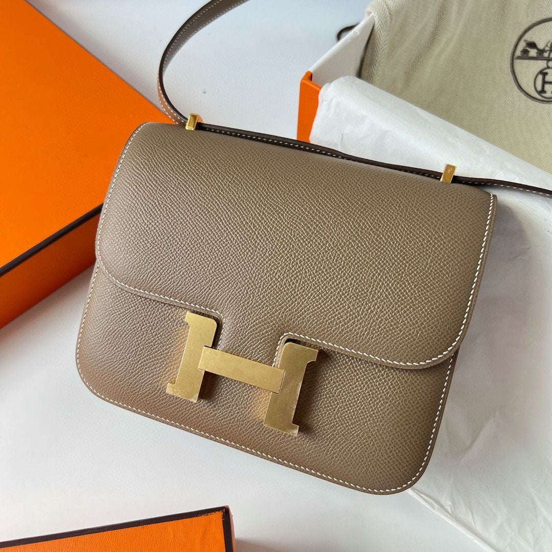 Minimal-Luxe Constance 18 Étoupe Epsom Dull Brown Bag - view 4