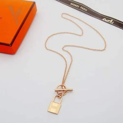 Hermès Amulettes Constance Pendant Necklace – View 8