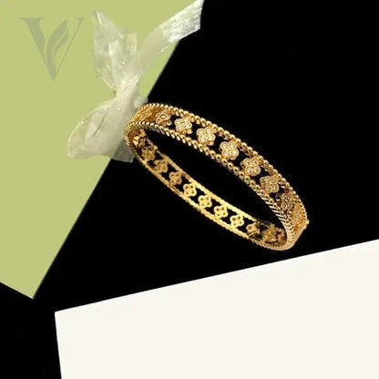 Van Cleef & Arpels Clover Bangle Bracelet - Gold, Diamond Detail – View 5