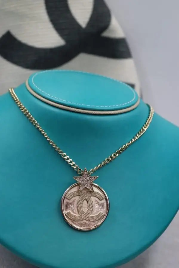 Elevated Cc Logo Star Pendant Necklace Earrings Set - view 9