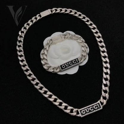 Gucci Everyday-Luxe Logo Plate Chain Bracelet - Silver – View 4
