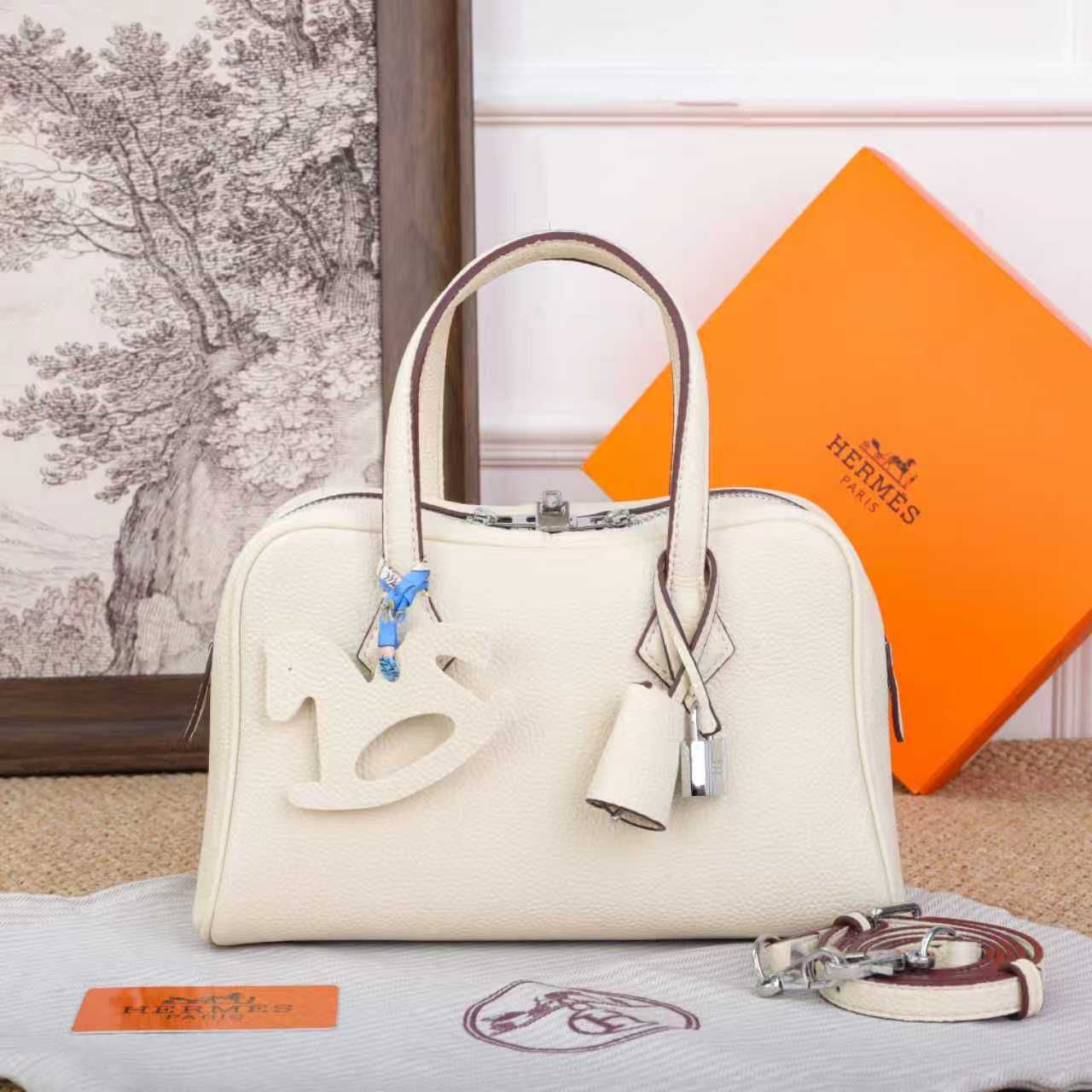 Sophisticated Victoria II 35 Fourre Tout White Bag - view 5