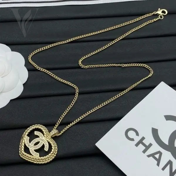 Chanel Quilted Heart CC Logo Station Necklace - Pearl – View 9