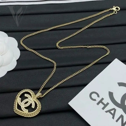 Chanel Quilted Heart CC Logo Station Necklace - Pearl – View 9