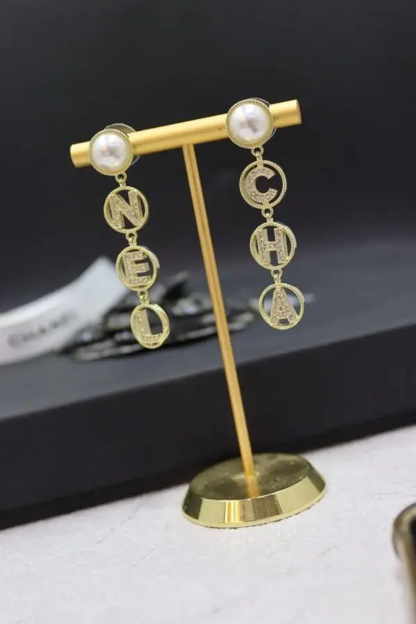 Detailed Vintage Cc Pearl Curved Claw Earrings Gold Finish - view 8