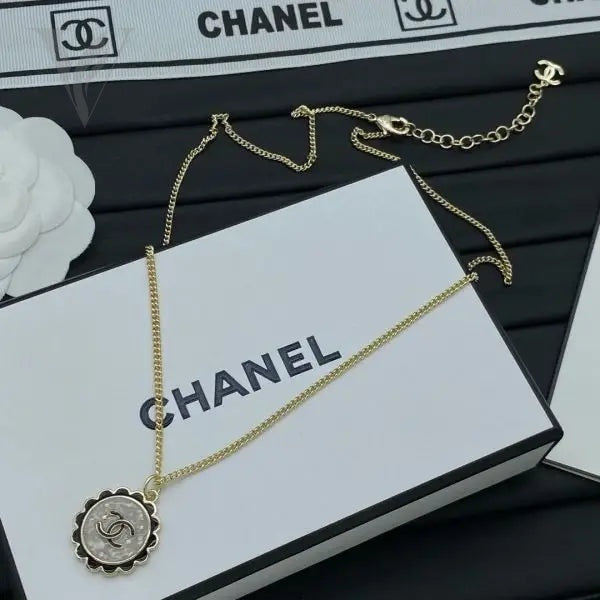 Chanel Quilted Heart CC Logo Station Necklace - Pearl – View 7