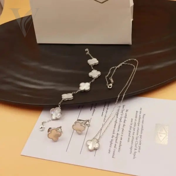 Van Cleef & Arpels Alhambra Clover Jewelry Set - White – View 3