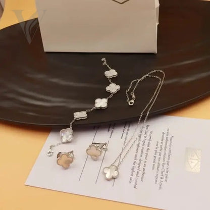 Van Cleef & Arpels Alhambra Clover Jewelry Set - White – View 3