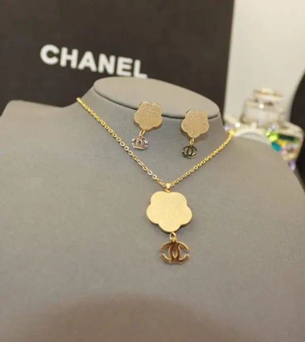 Modern Vintage Inspired Cc Medallion Gold Tone Resin - view 10