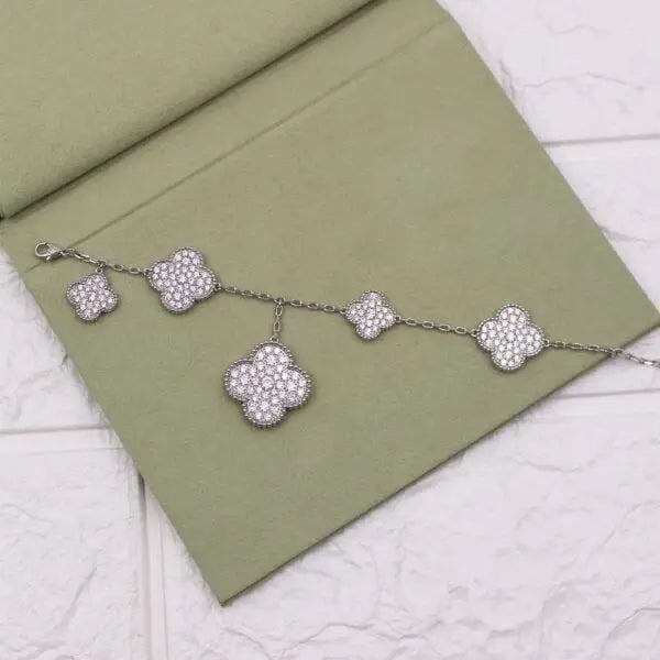 Sophisticated Clover Motif Set Si Er Crystals - view 6