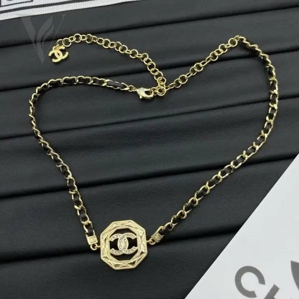 Chanel Quilted Heart CC Logo Station Necklace - Pearl – View 8