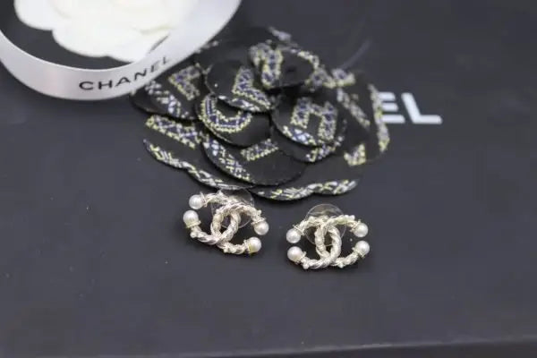 Detailed Vintage Cc Pearl Curved Claw Earrings Gold Finish - view 10