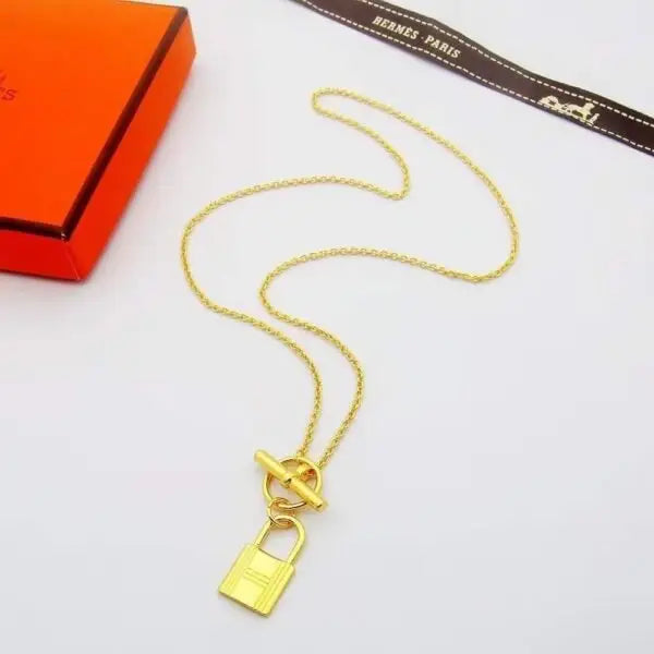 Timeless Amulettes Constance Pendant Necklace - view 9