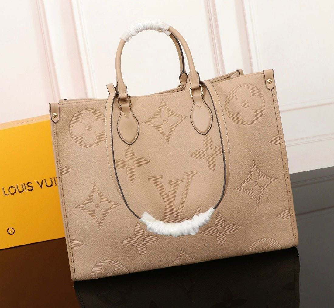 Minimal-Luxe Onthego MM Tourterelle Bag - view 4