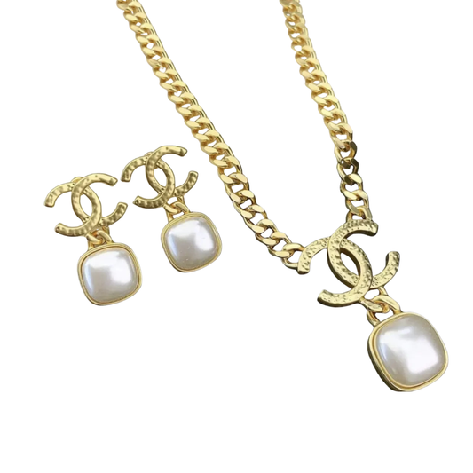 Timeless Hammered Gold Tone Cc Pearl Set