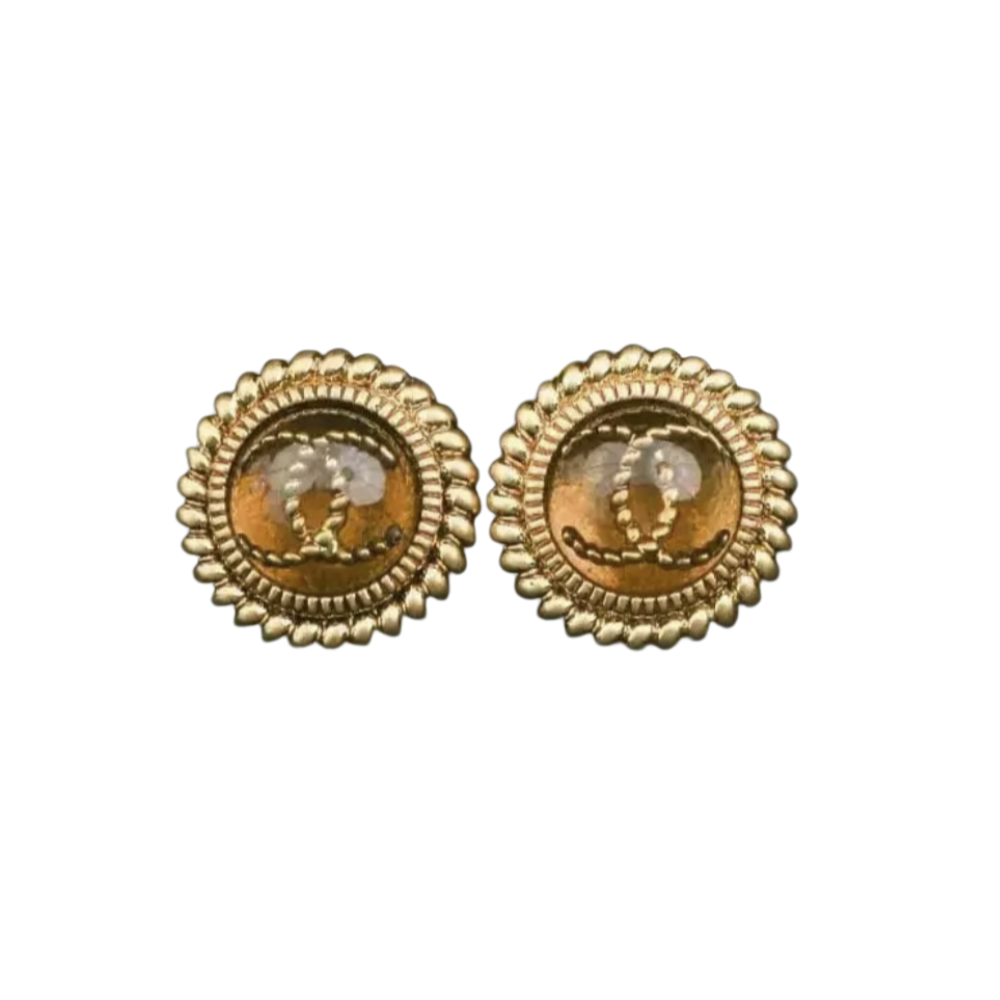 Sharp Hammered Gold Tone Cc Pearl