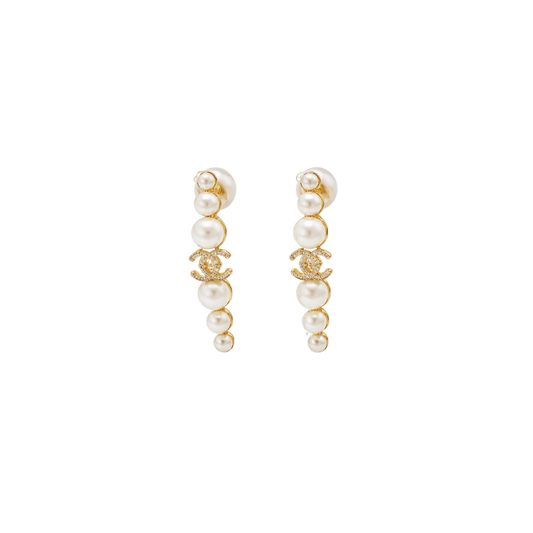 Detailed Vintage Cc Pearl Curved Claw Earrings Gold Finish