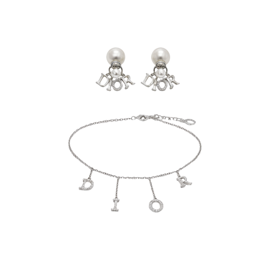 Elevated Letter Charm Necklace Si Er