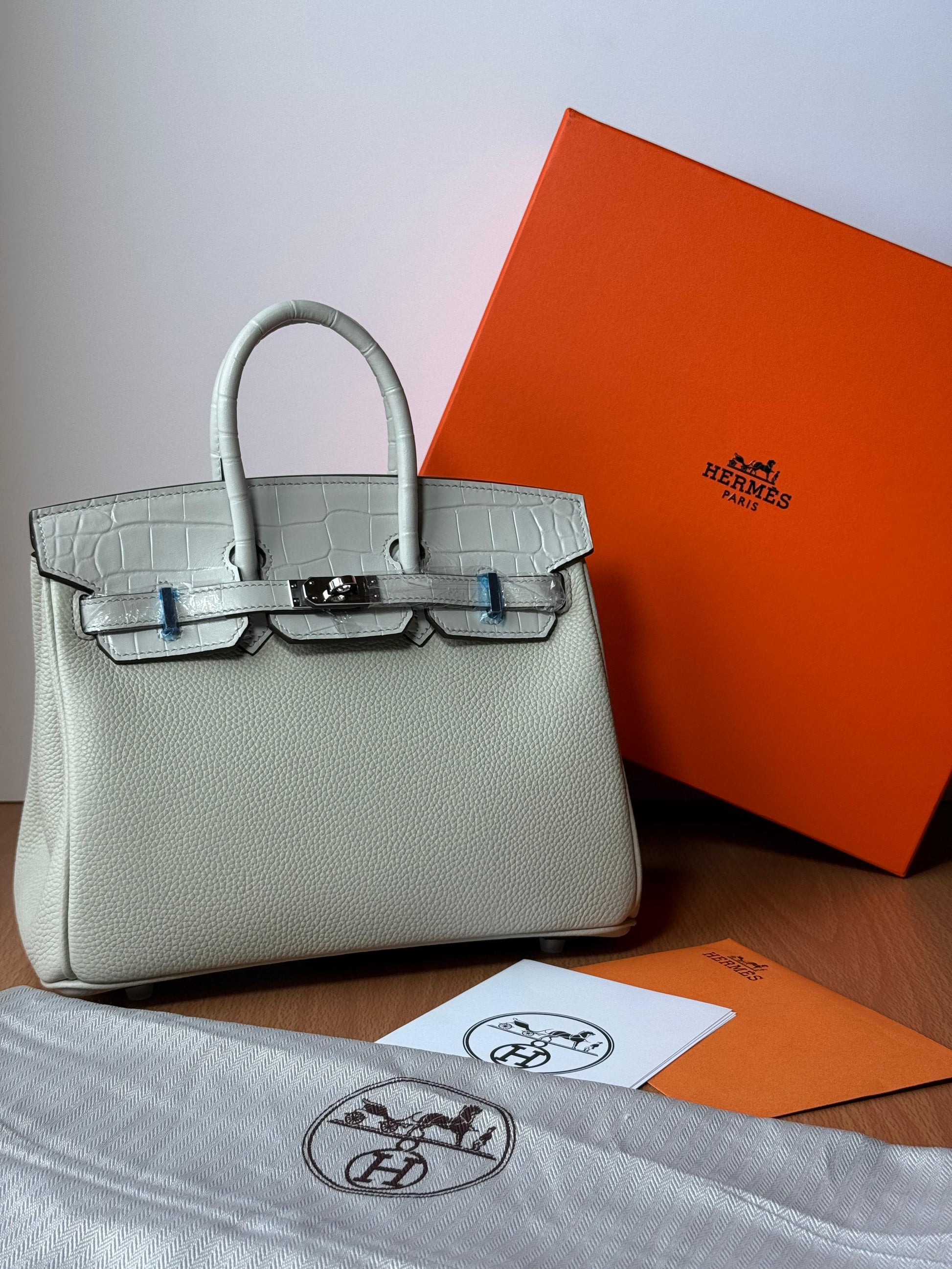 Timeless Structured Carryall Light Gray Bag - view 5