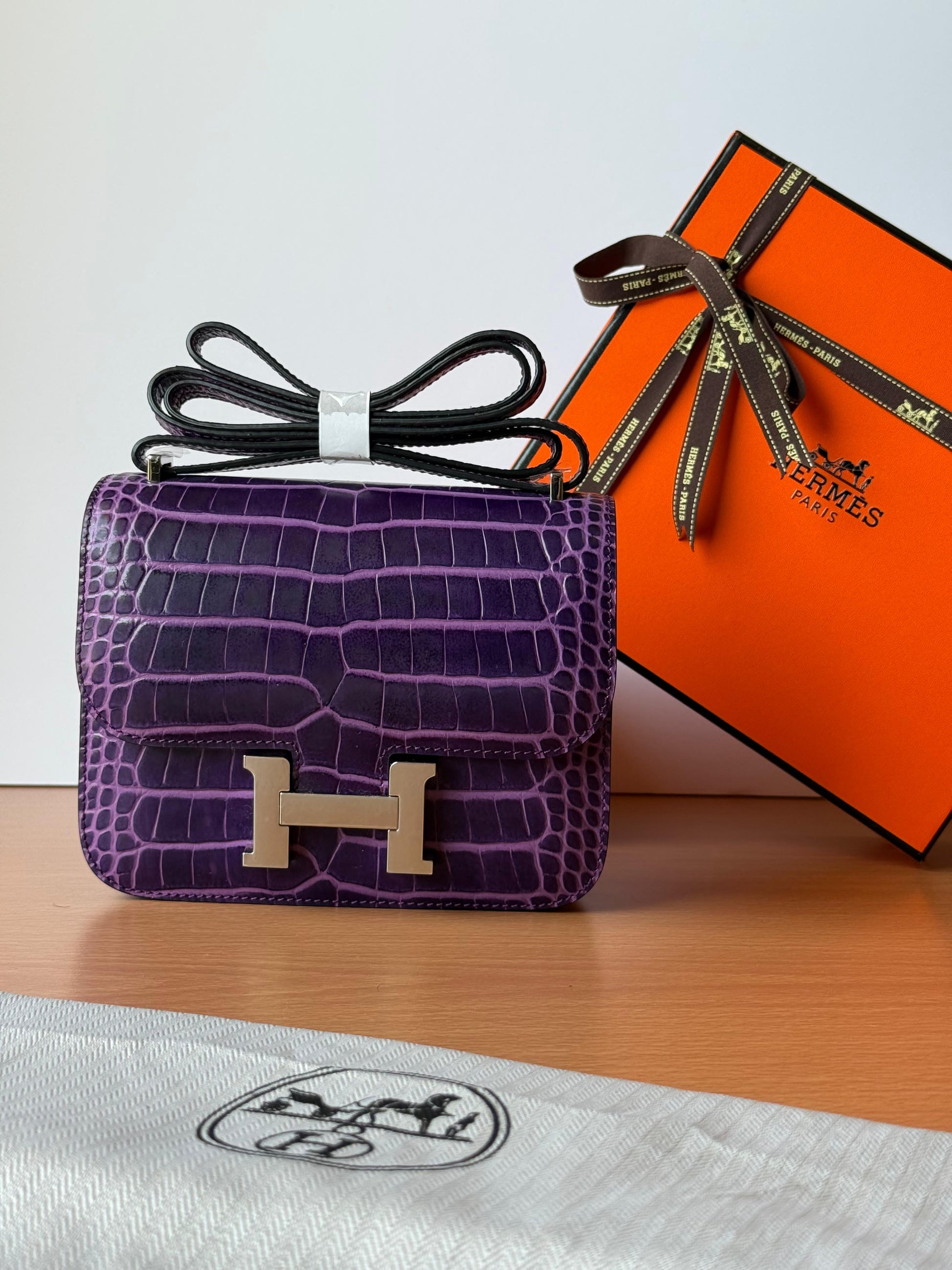 Refined Constance 18 Purple Alligator Bag - view 4