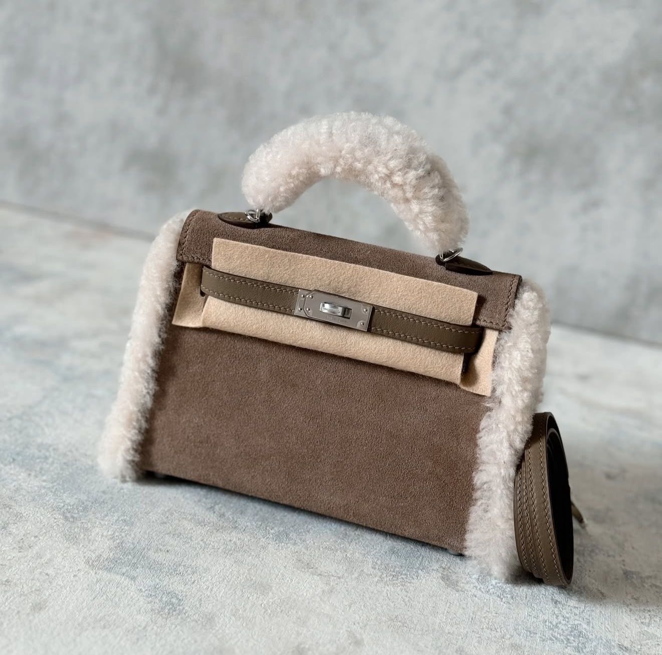 Sharp Mini Structured Top-Handle II 20 Teddy Gris Caillou Bag - view 3
