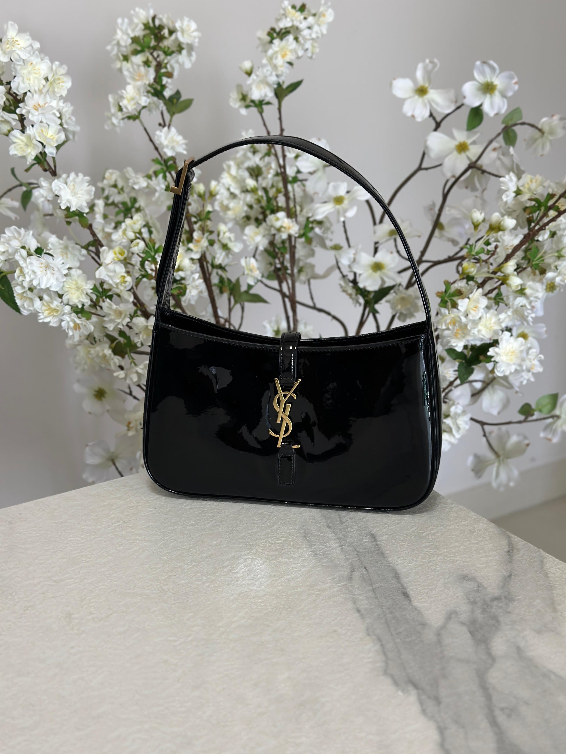 Elegant Le 5à7 Patent Leather Black Bag - view 4