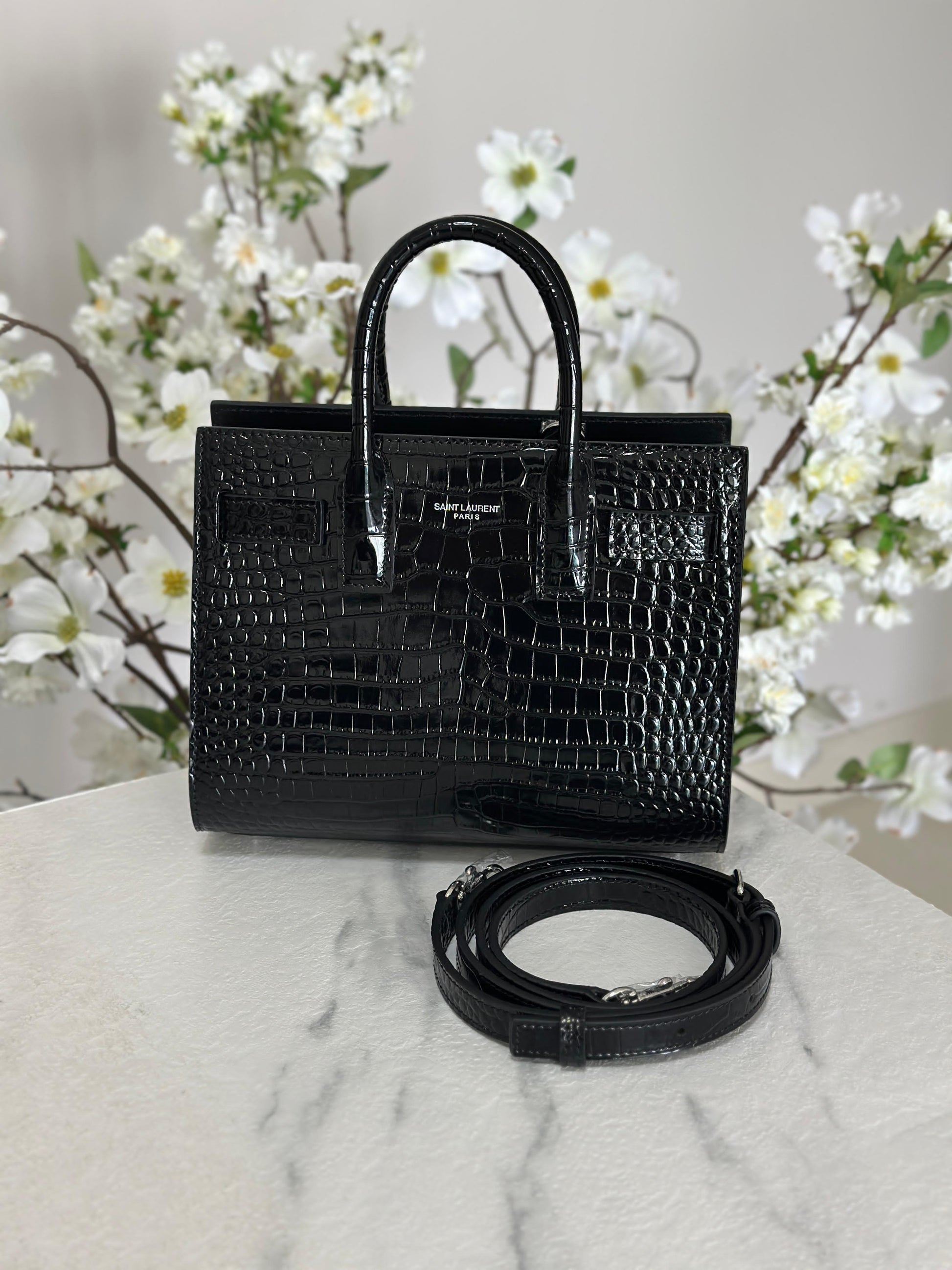 Clean-Finish Sac De Jour Shiny Black Bag - view 4