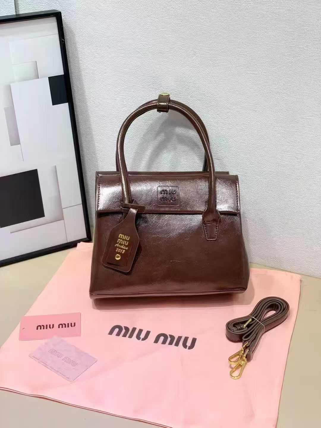 Minimal-Luxe Miu Miu Solitaire Shiny Leather Brown Bag - view 4