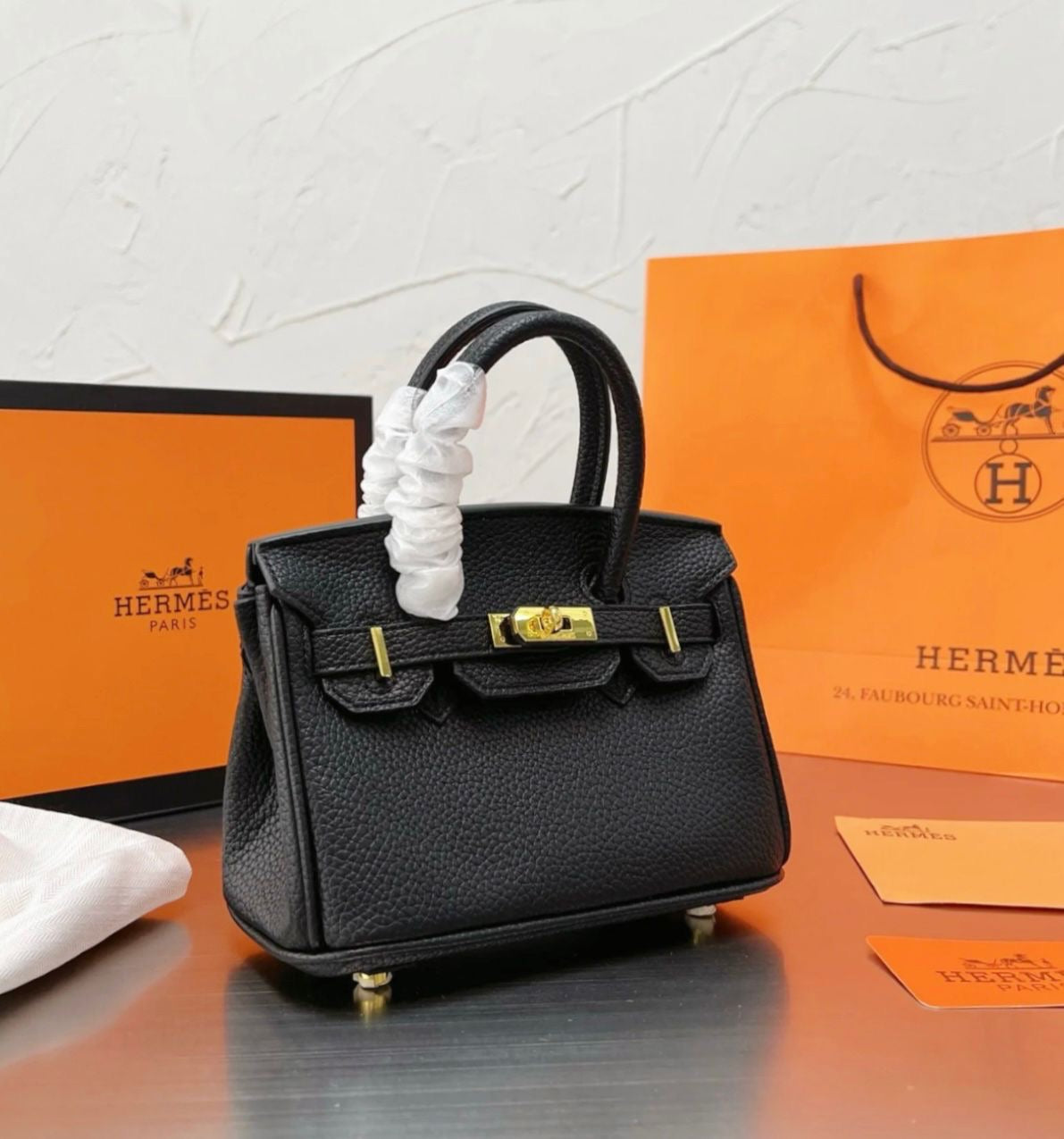 Elegant Structured Carryall 20 Togo Leather Bag - view 4