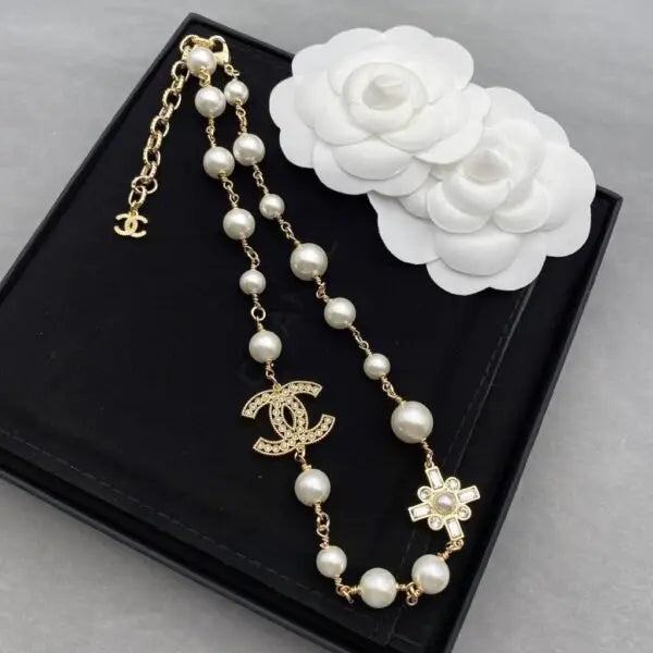 Minimal-Luxe Cc Logo Choker Necklace Gold Tone - view 6