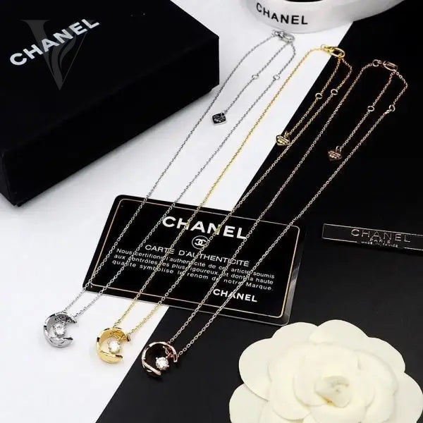 Chanel Comète Geode Pendant Necklace - White, Diamond Detail – View 5