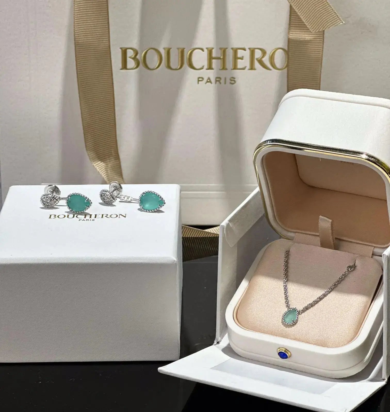 Sharp Boucheron Boheme Pendant Necklace Yellow Gold Diamonds - view 2