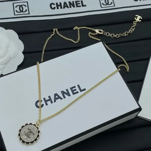 Refined Quilted Heart Cc Logo Pearl Station Necklace - view 7