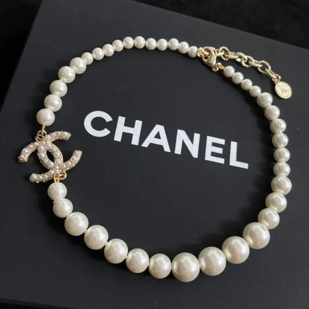 Minimal-Luxe Cc Logo Choker Necklace Gold Tone - view 3