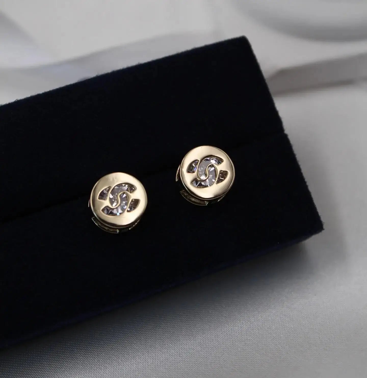 Dressy Earinings White Gold Diamonds - view 3