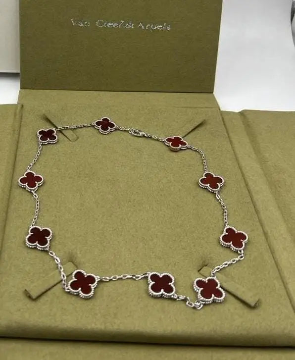 Detailed Clover Motif Red Clover Set - view 6