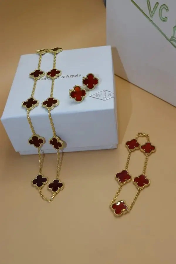 Modern Red Clover Diamond Necklace and Bracelet Set - view 9