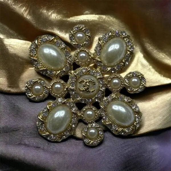 Elegant Crystal Star Cc Medallion Drop Earrings - view 11